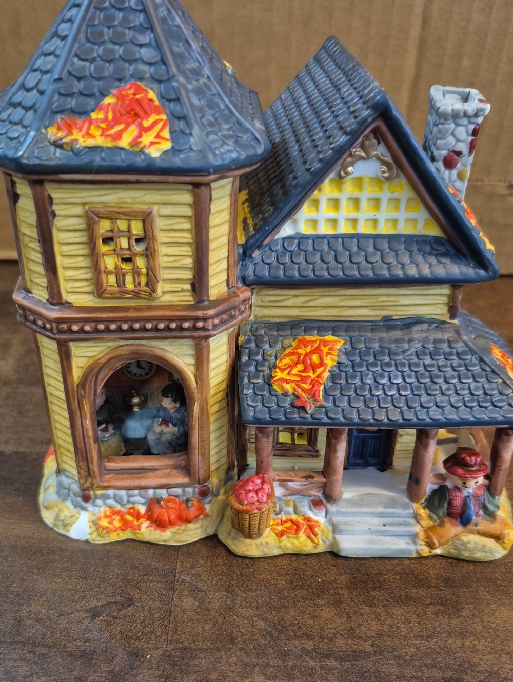 Victorian Harvest Ceramic House Décor - Yellow & Blue